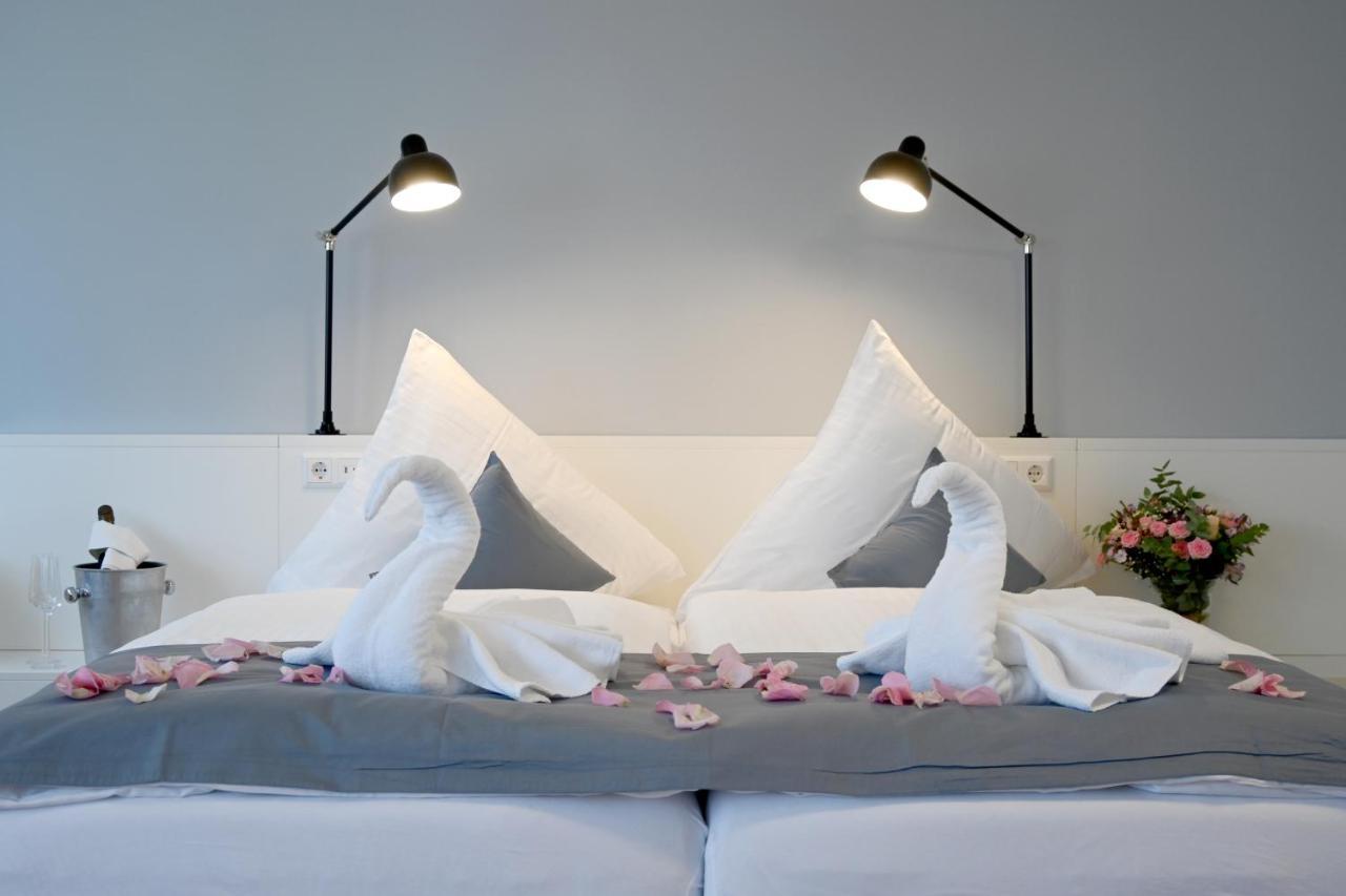 Hotel Brandenburger Dom Brandenburg  ภายนอก รูปภาพ