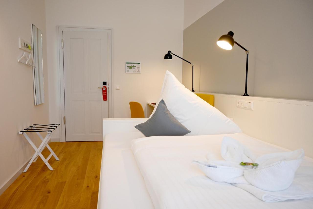 Hotel Brandenburger Dom Brandenburg  ภายนอก รูปภาพ